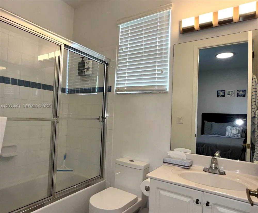 2851 W Prospect Rd #704 Tamarac, FL 33309