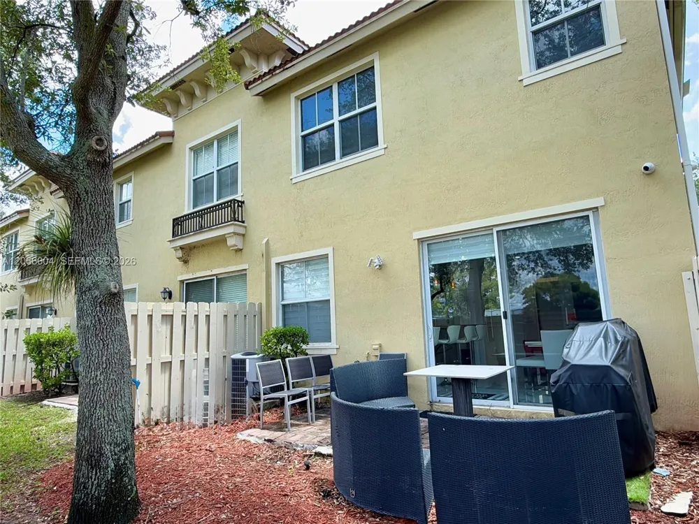 2851 W Prospect Rd #704 Tamarac, FL 33309