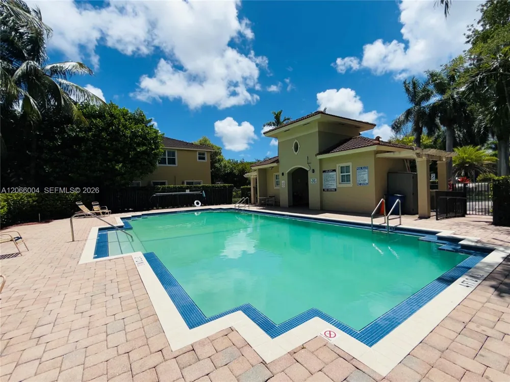 2851 W Prospect Rd #704 Tamarac, FL 33309