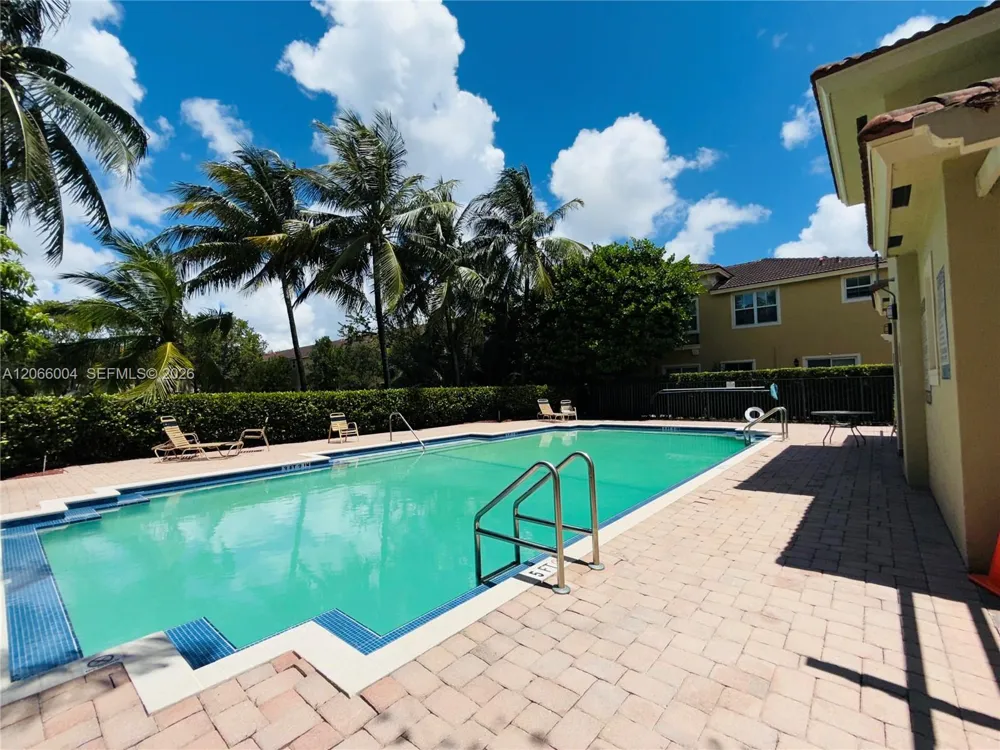 2851 W Prospect Rd #704 Tamarac, FL 33309