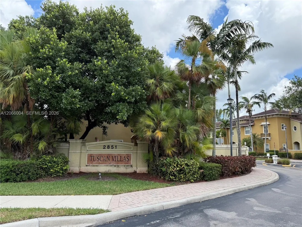 2851 W Prospect Rd #704 Tamarac, FL 33309