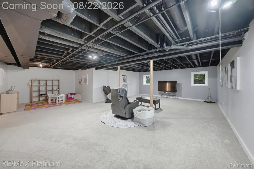 8927 Lantree Drive Hartland Township, MI 48855