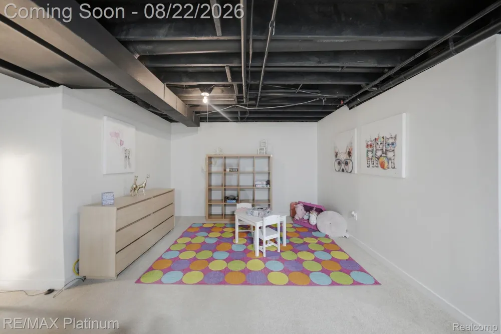 8927 Lantree Drive Hartland Township, MI 48855