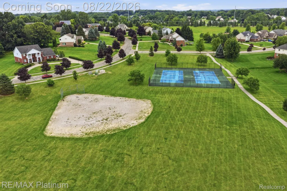 8927 Lantree Drive Hartland Township, MI 48855