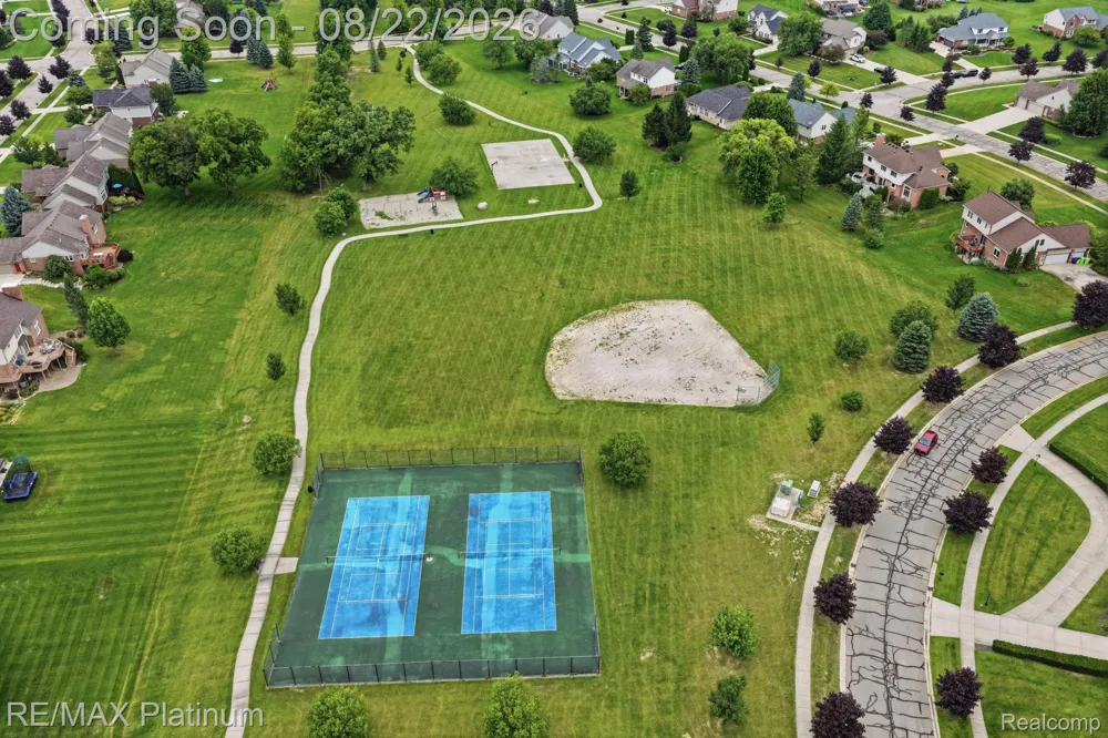 8927 Lantree Drive Hartland Township, MI 48855