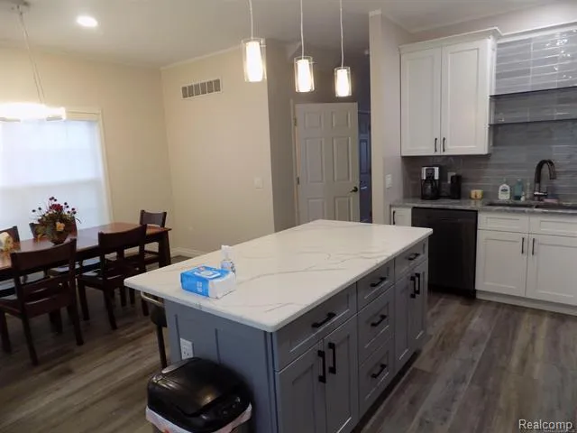 36225 Dominion Circle Sterling Heights City, MI 48310