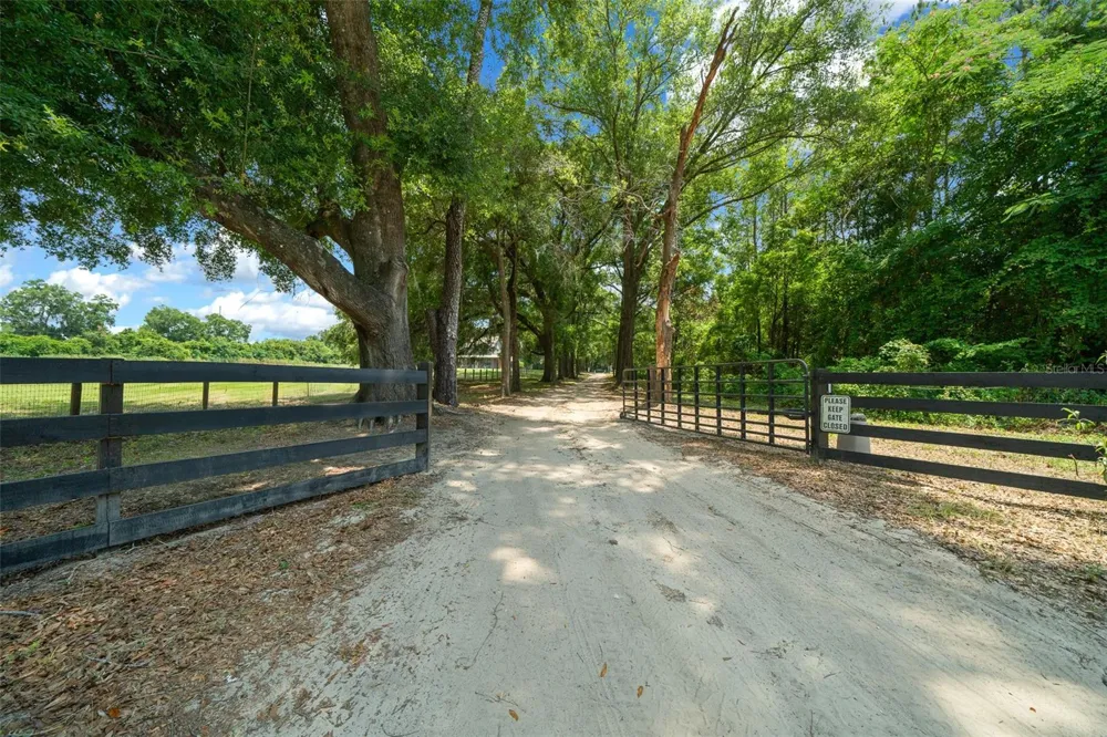 13576 NW COUNTY ROAD 235 Alachua, FL 32615
