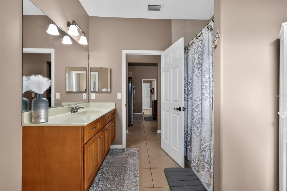 4027 C 470 Lake Panasoffkee, FL 33538