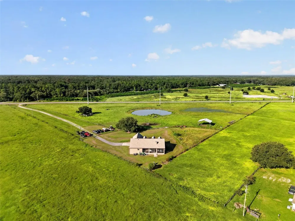4027 C 470 Lake Panasoffkee, FL 33538