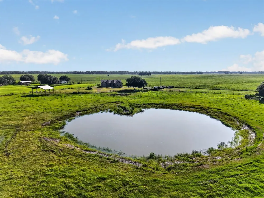 4027 C 470 Lake Panasoffkee, FL 33538