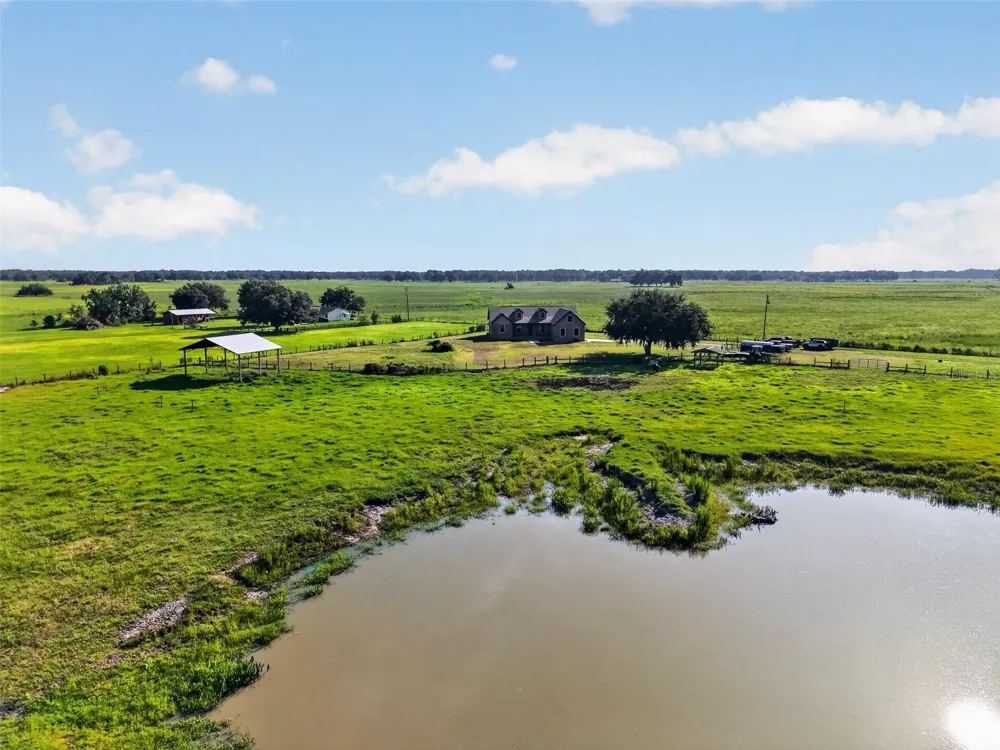 4027 C 470 Lake Panasoffkee, FL 33538