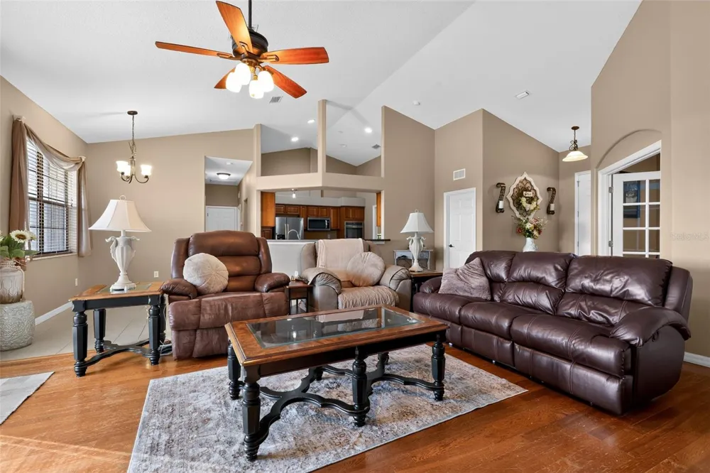 4027 C 470 Lake Panasoffkee, FL 33538