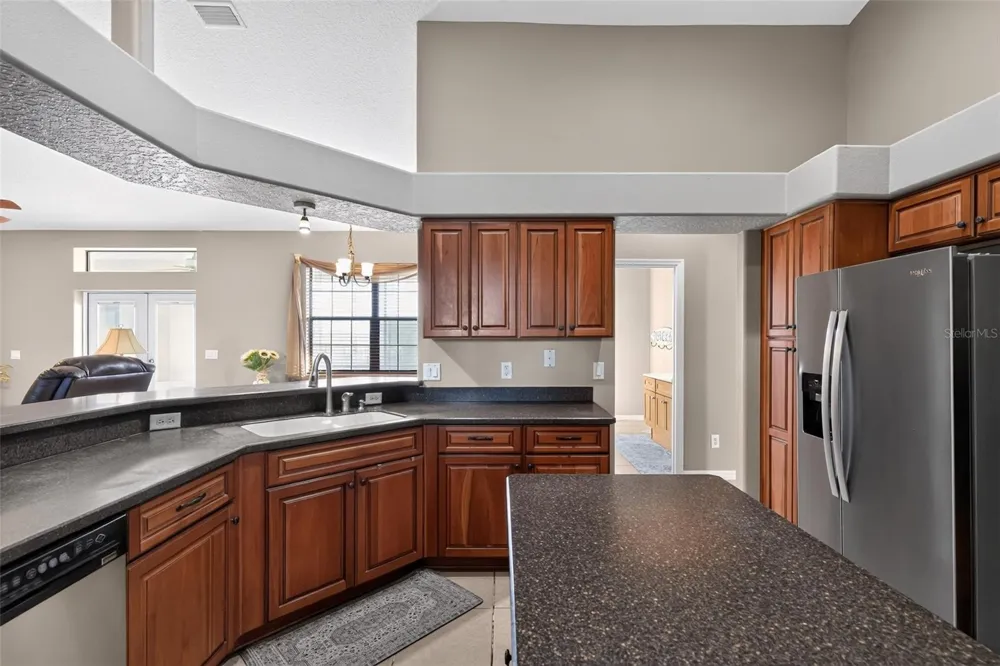 4027 C 470 Lake Panasoffkee, FL 33538