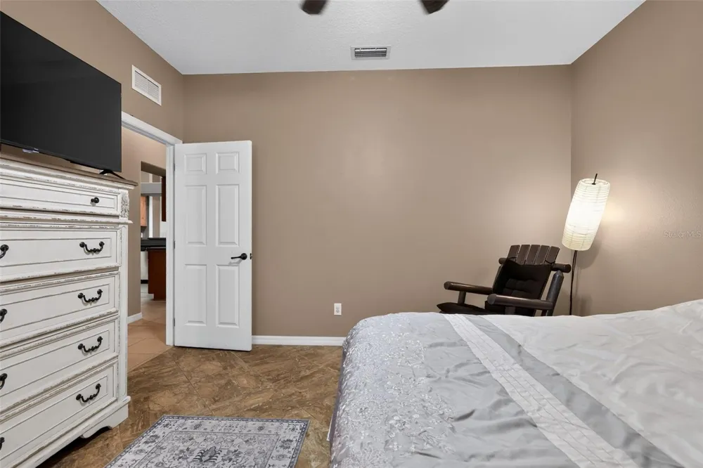 4027 C 470 Lake Panasoffkee, FL 33538