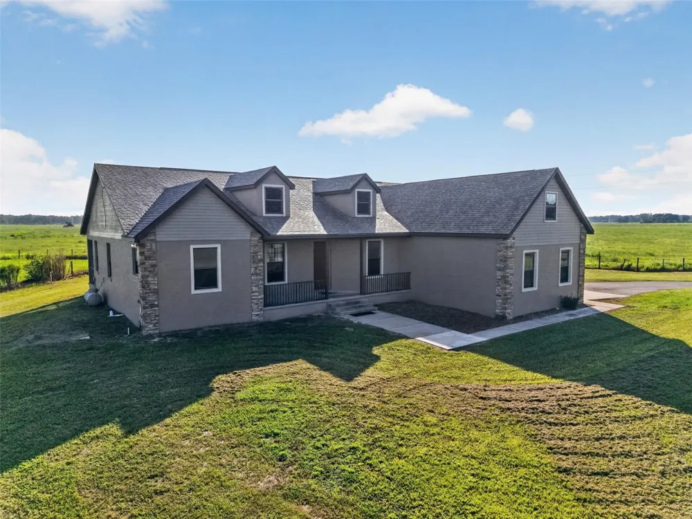 4027 C 470 Lake Panasoffkee, FL 33538