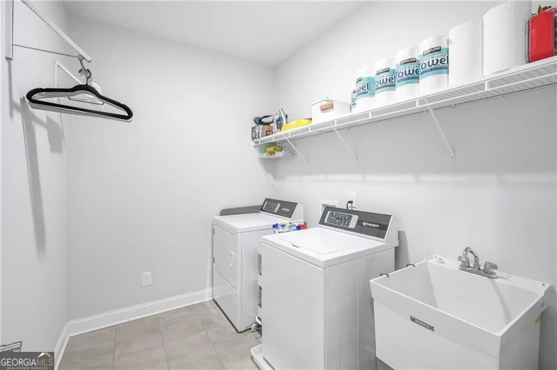 94 Vandiver CT Acworth, GA 30101