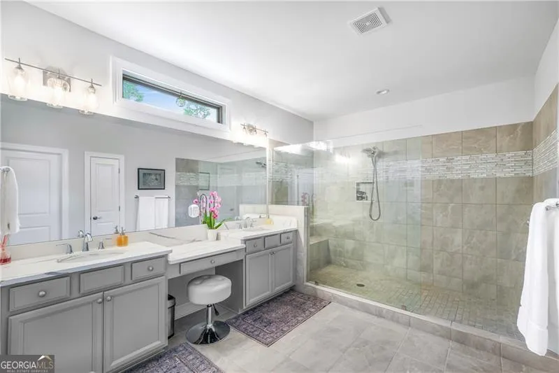 94 Vandiver CT Acworth, GA 30101