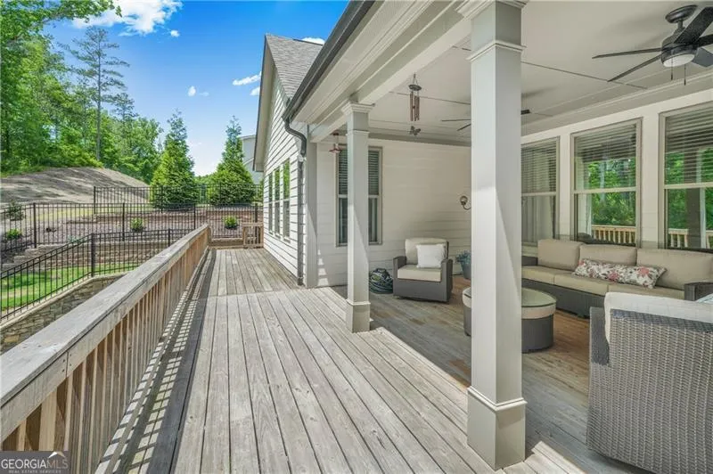 94 Vandiver CT Acworth, GA 30101