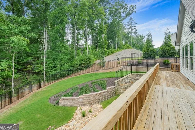 94 Vandiver CT Acworth, GA 30101