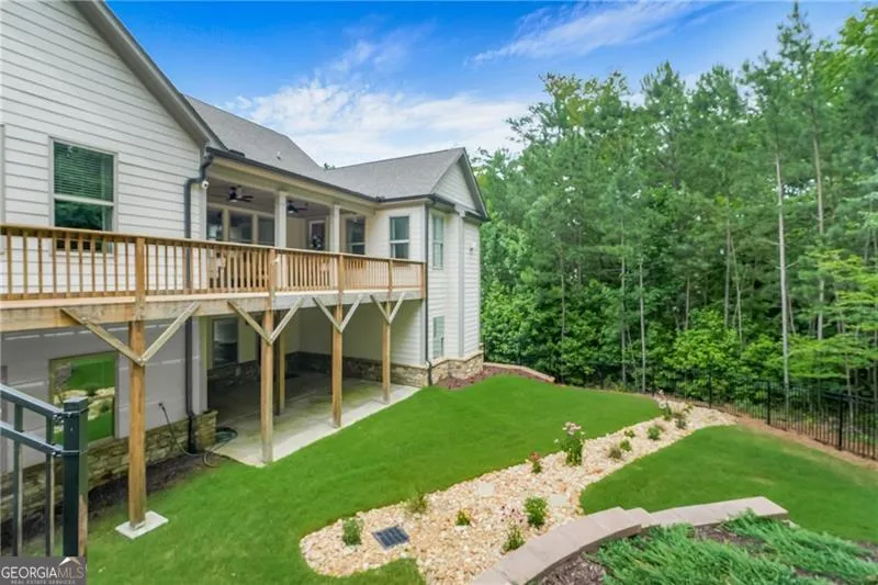 94 Vandiver CT Acworth, GA 30101