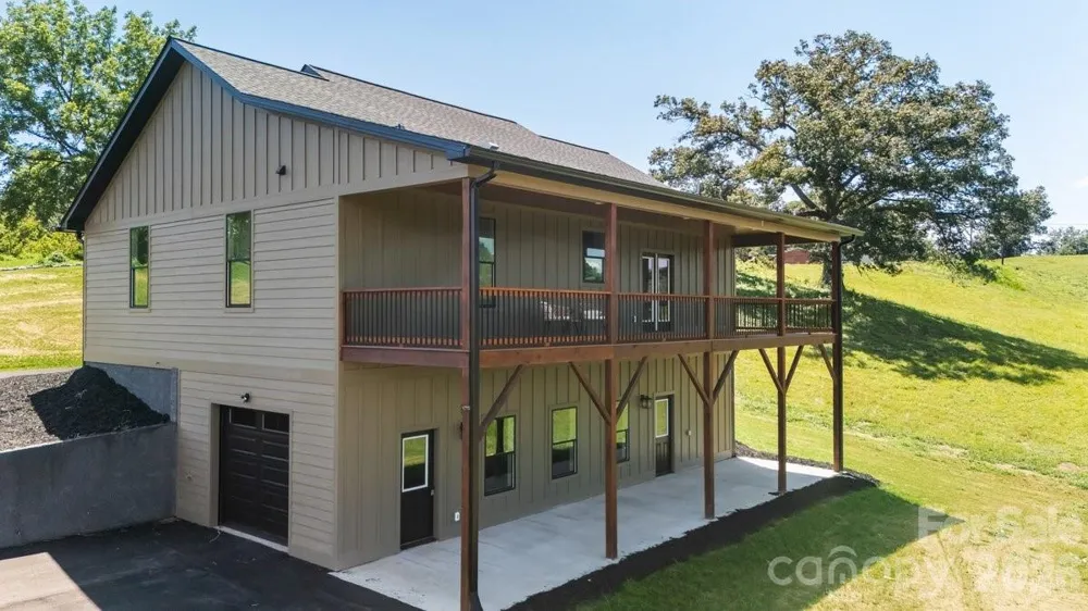30 Johnny Roberts Road Alexander, NC 28701