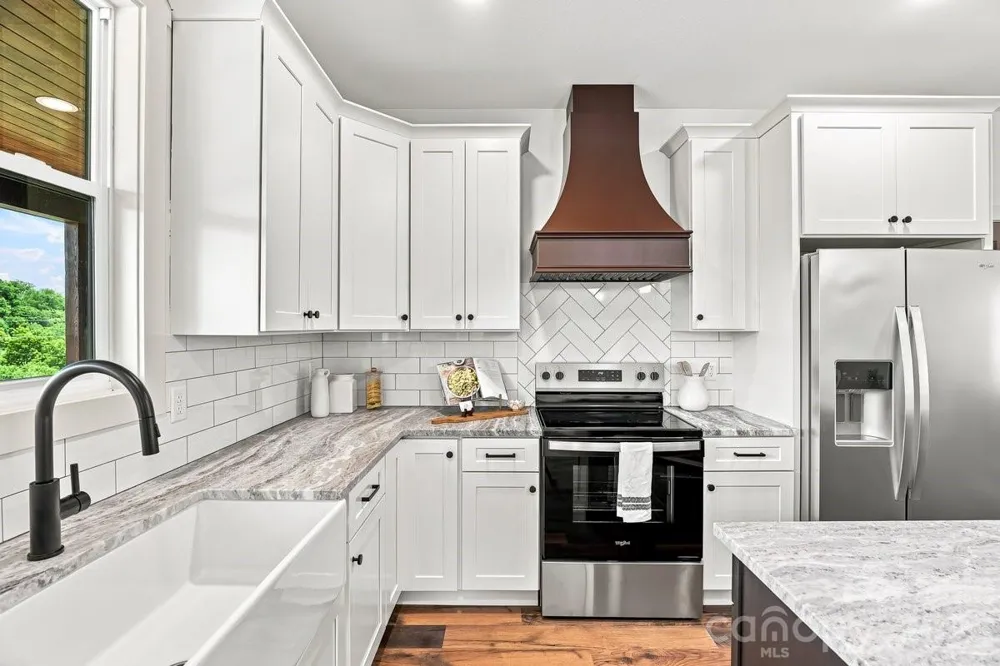 30 Johnny Roberts Road Alexander, NC 28701