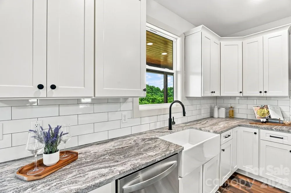 30 Johnny Roberts Road Alexander, NC 28701