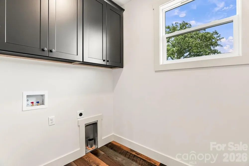 30 Johnny Roberts Road Alexander, NC 28701