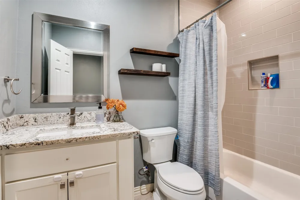 2723 Pike Drive Lancaster, TX 75134