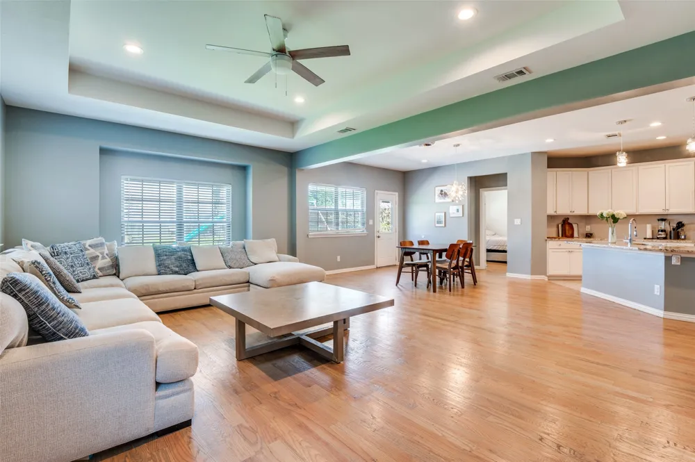 2723 Pike Drive Lancaster, TX 75134