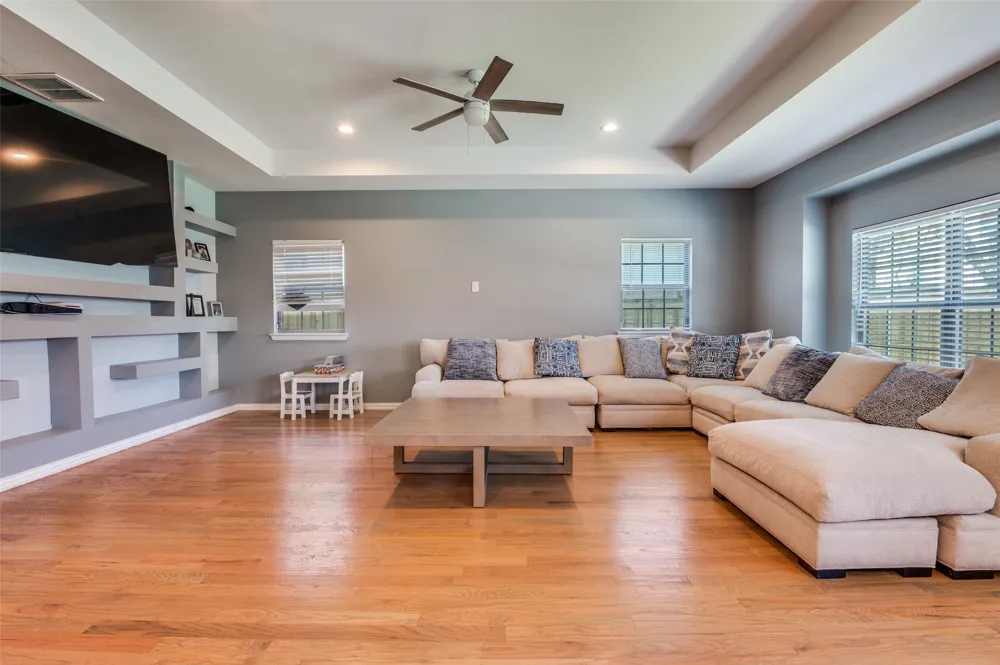 2723 Pike Drive Lancaster, TX 75134