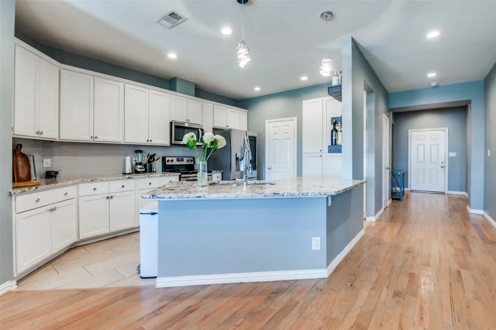 2723 Pike Drive Lancaster, TX 75134