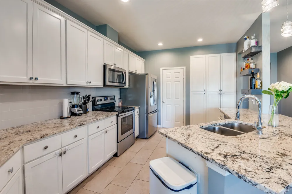 2723 Pike Drive Lancaster, TX 75134
