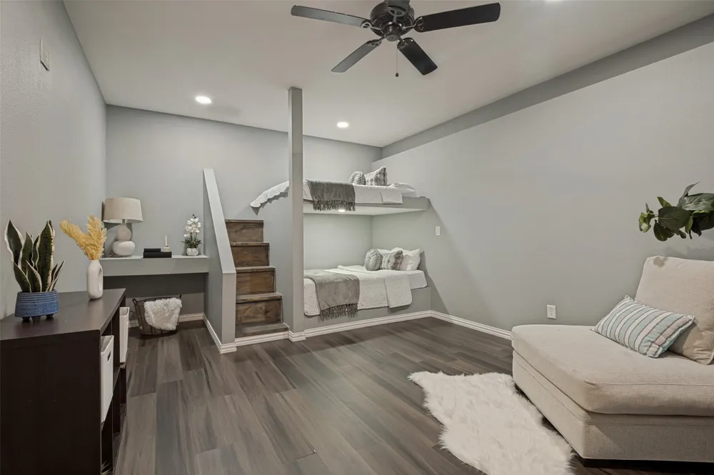 2723 Pike Drive Lancaster, TX 75134