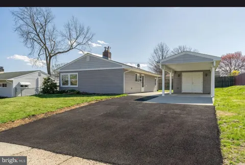 49 MISTLETOE LANE