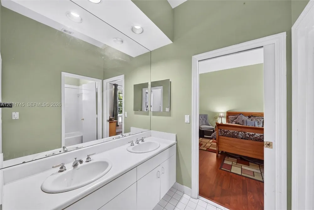 17711 SW 81st Ct Palmetto Bay, FL 33157