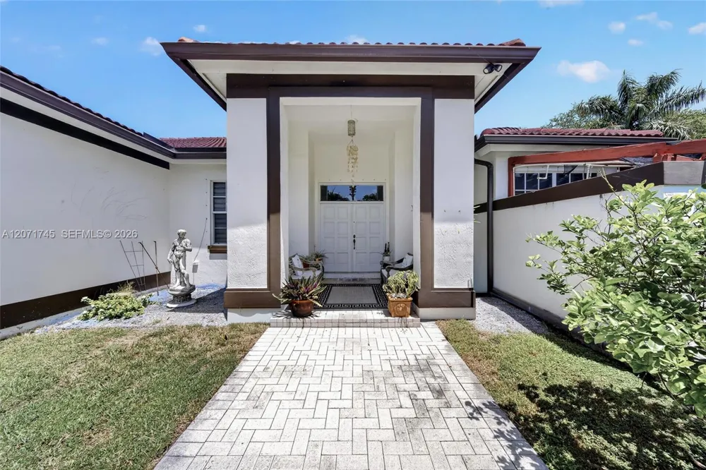 17711 SW 81st Ct Palmetto Bay, FL 33157
