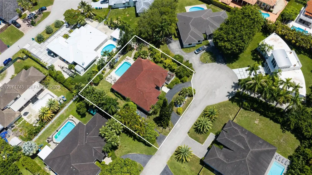 17711 SW 81st Ct Palmetto Bay, FL 33157