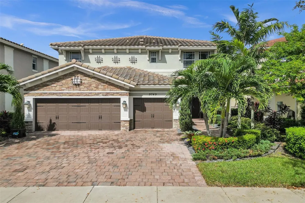 9749 Blue Isle #BAY Parkland, FL 33076