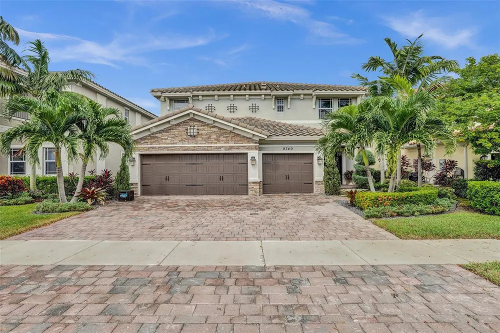 9749 Blue Isle #BAY Parkland, FL 33076