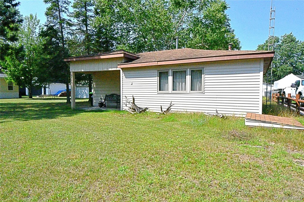2091 Voight Road Richfield Township, MI 48656