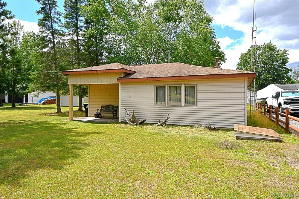 2091 Voight Road Richfield Township, MI 48656
