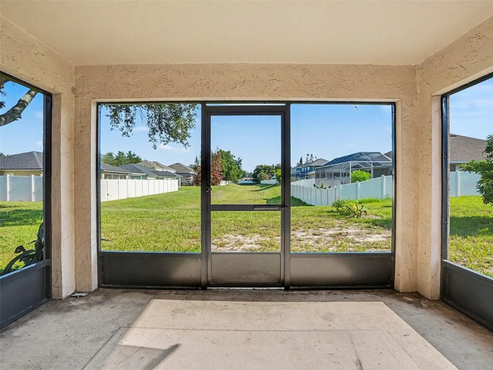 121 SHADDOCK DRIVE Auburndale, FL 33823