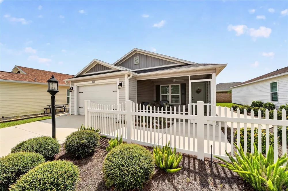 4986 ELLIE LANE The Villages, FL 32163