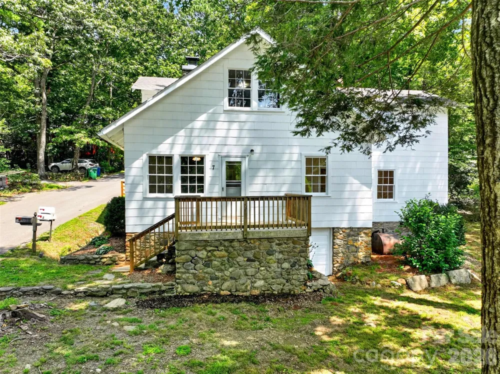 7 Bowers Road Black Mountain, NC 28711