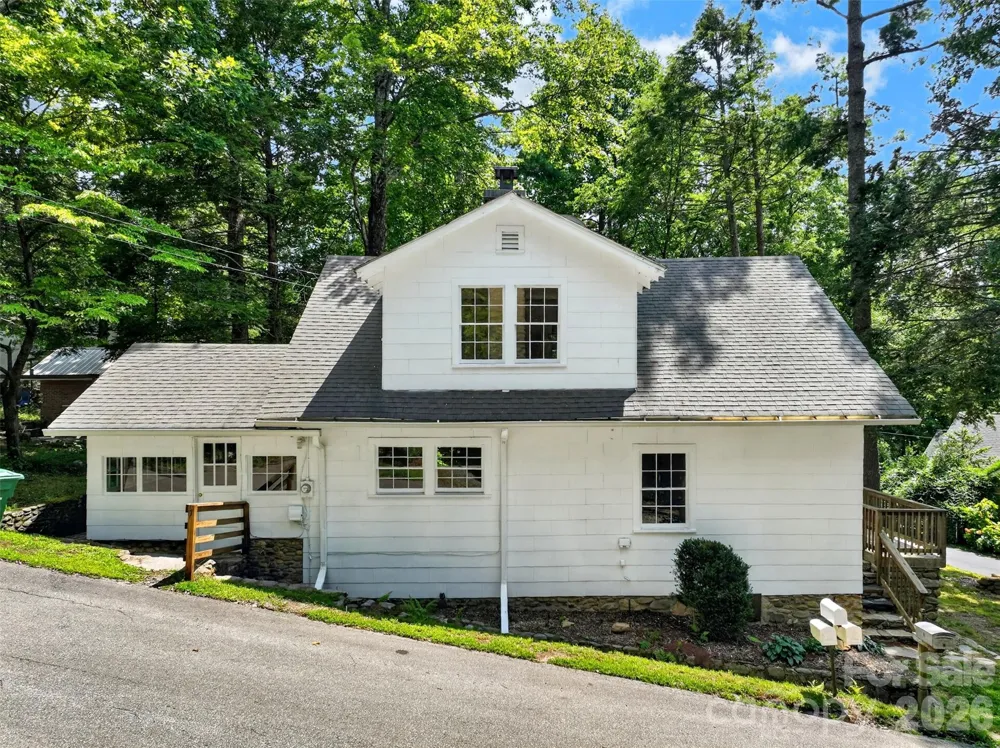 7 Bowers Road Black Mountain, NC 28711
