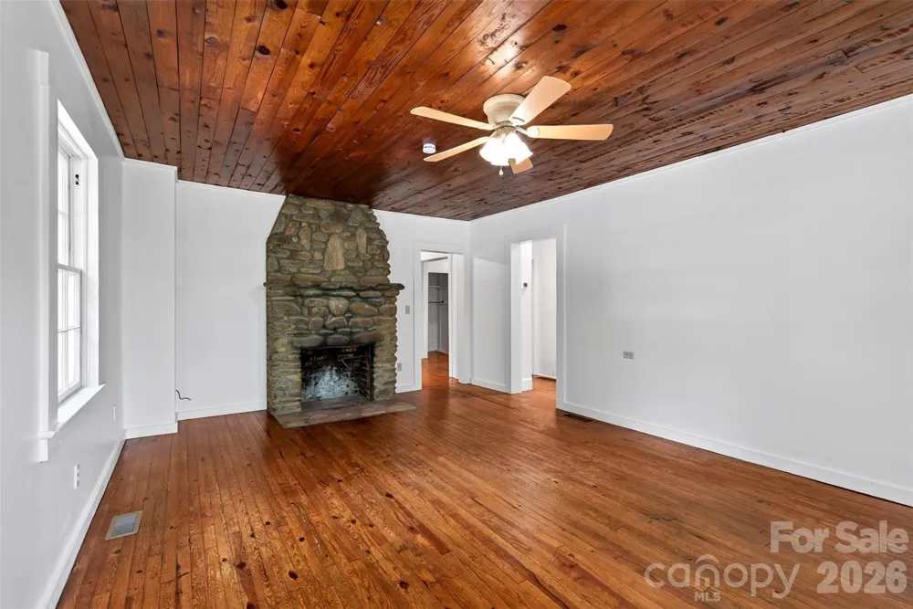 7 Bowers Road Black Mountain, NC 28711