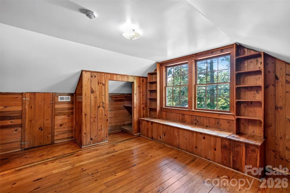 7 Bowers Road Black Mountain, NC 28711