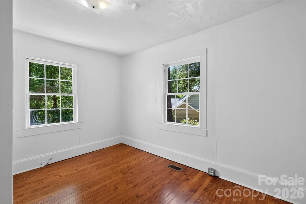 7 Bowers Road Black Mountain, NC 28711