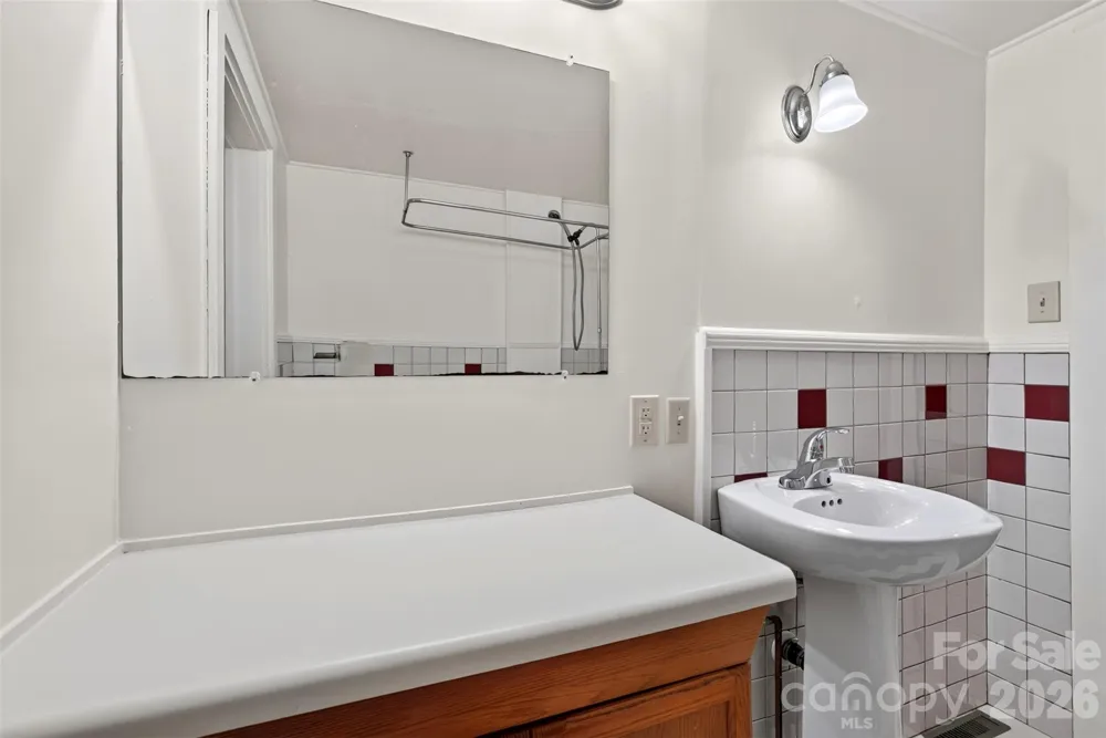 7 Bowers Road Black Mountain, NC 28711